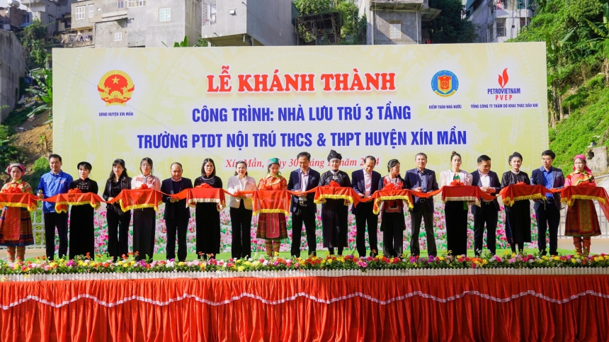 Khánh thành khu nhà nội trú 3 tầng do PVEP tài trợ tại huyện Xín Mần, tỉnh Hà Giang