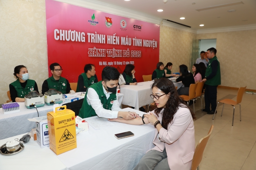 Tuổi trẻ PVEP lan tỏa yêu thương qua Hành trình đỏ 2025