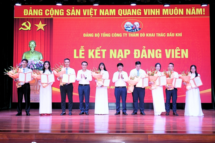 PVEP kết nạp đảng viên mới tại “địa chỉ đỏ”, tiếp lửa truyền thống cách mạng